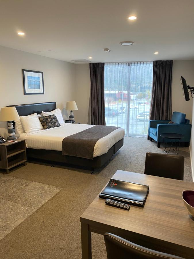 Ramada Suites By Wyndham Queenstown Remarkables Park Экстерьер фото