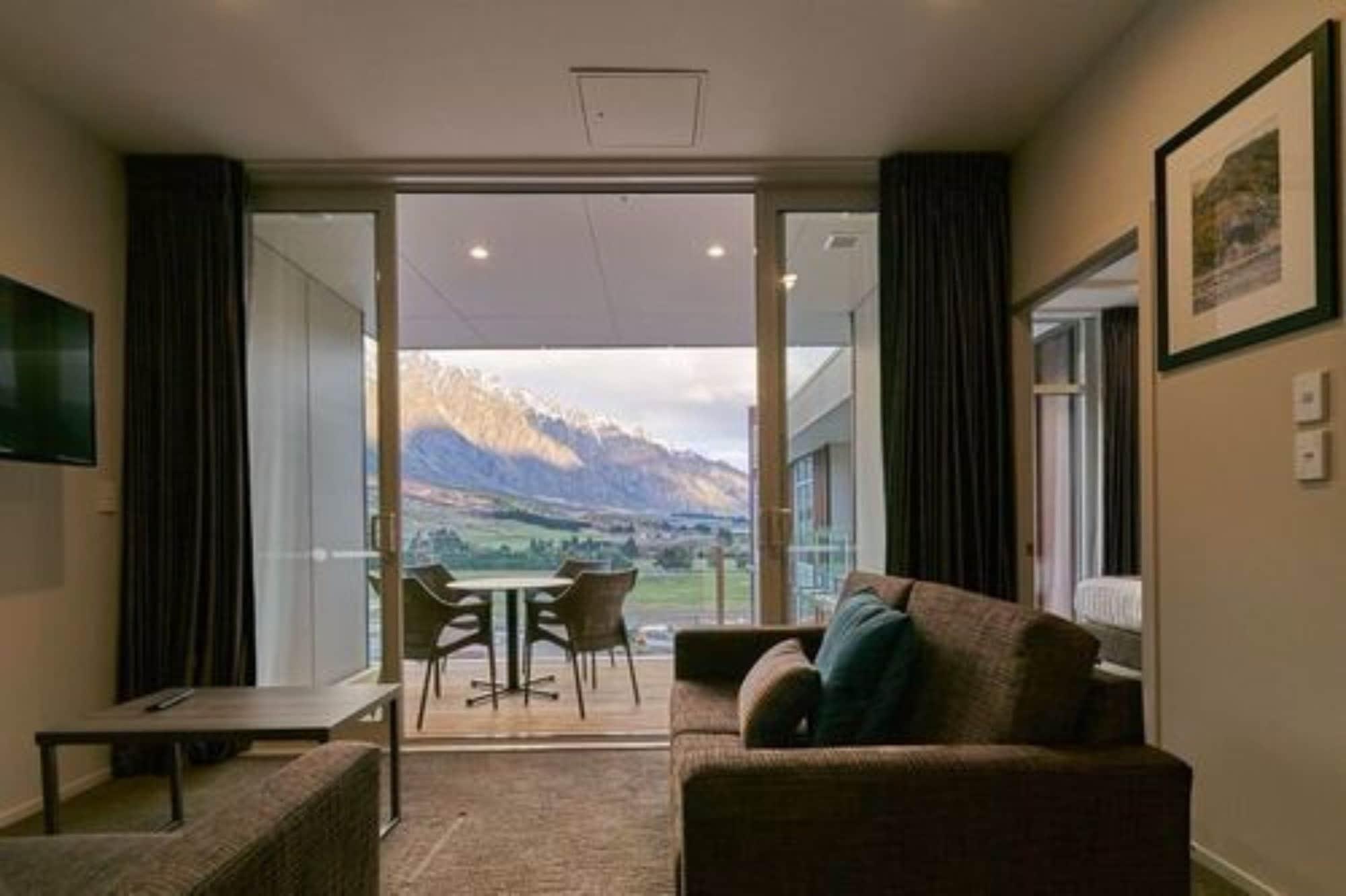 Ramada Suites By Wyndham Queenstown Remarkables Park Экстерьер фото