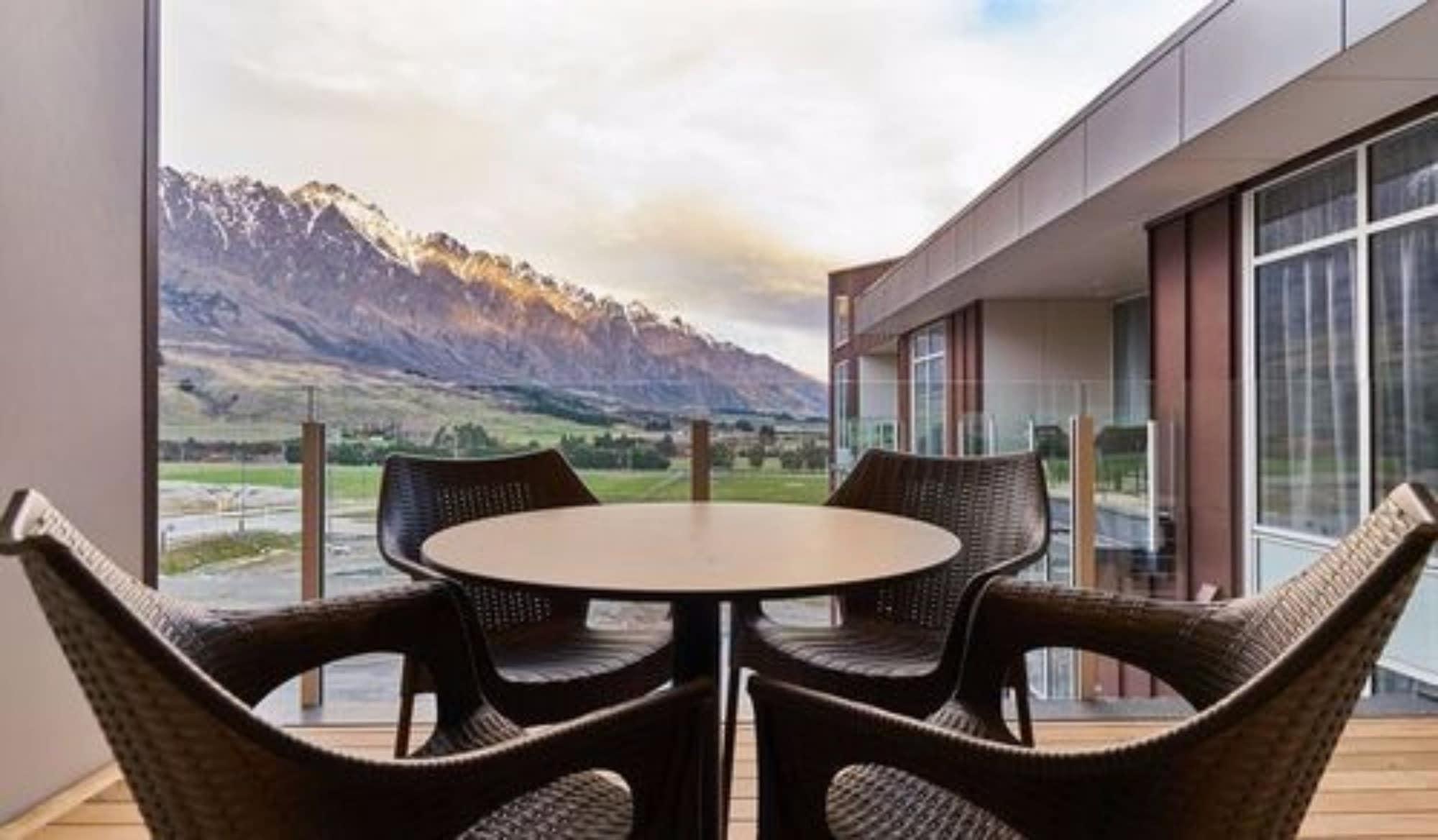 Ramada Suites By Wyndham Queenstown Remarkables Park Экстерьер фото