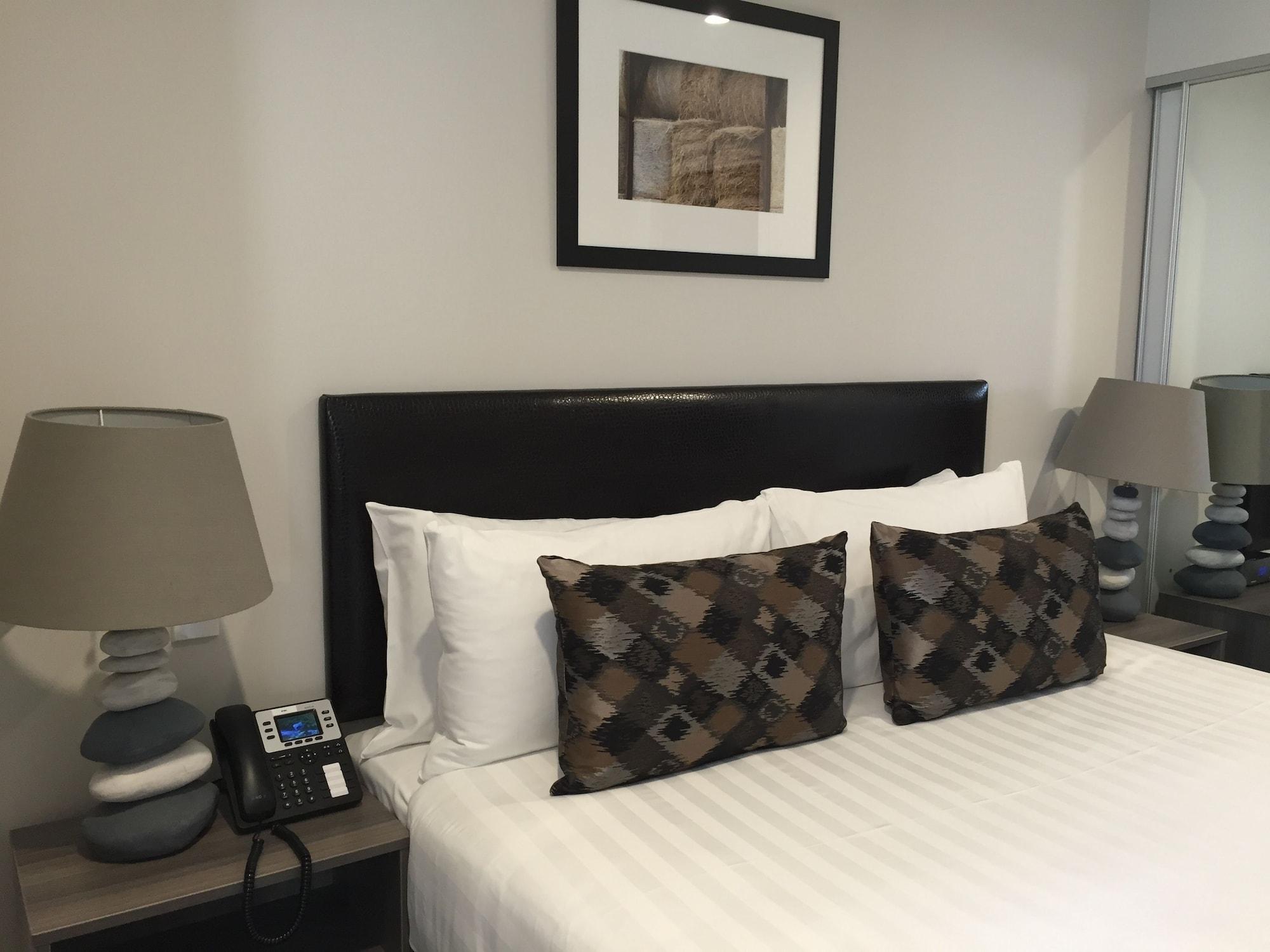 Ramada Suites By Wyndham Queenstown Remarkables Park Экстерьер фото