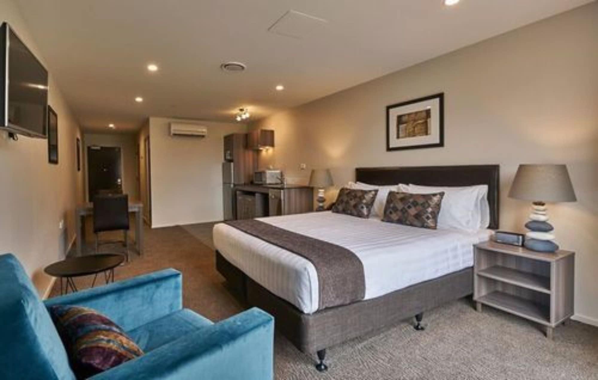 Ramada Suites By Wyndham Queenstown Remarkables Park Экстерьер фото