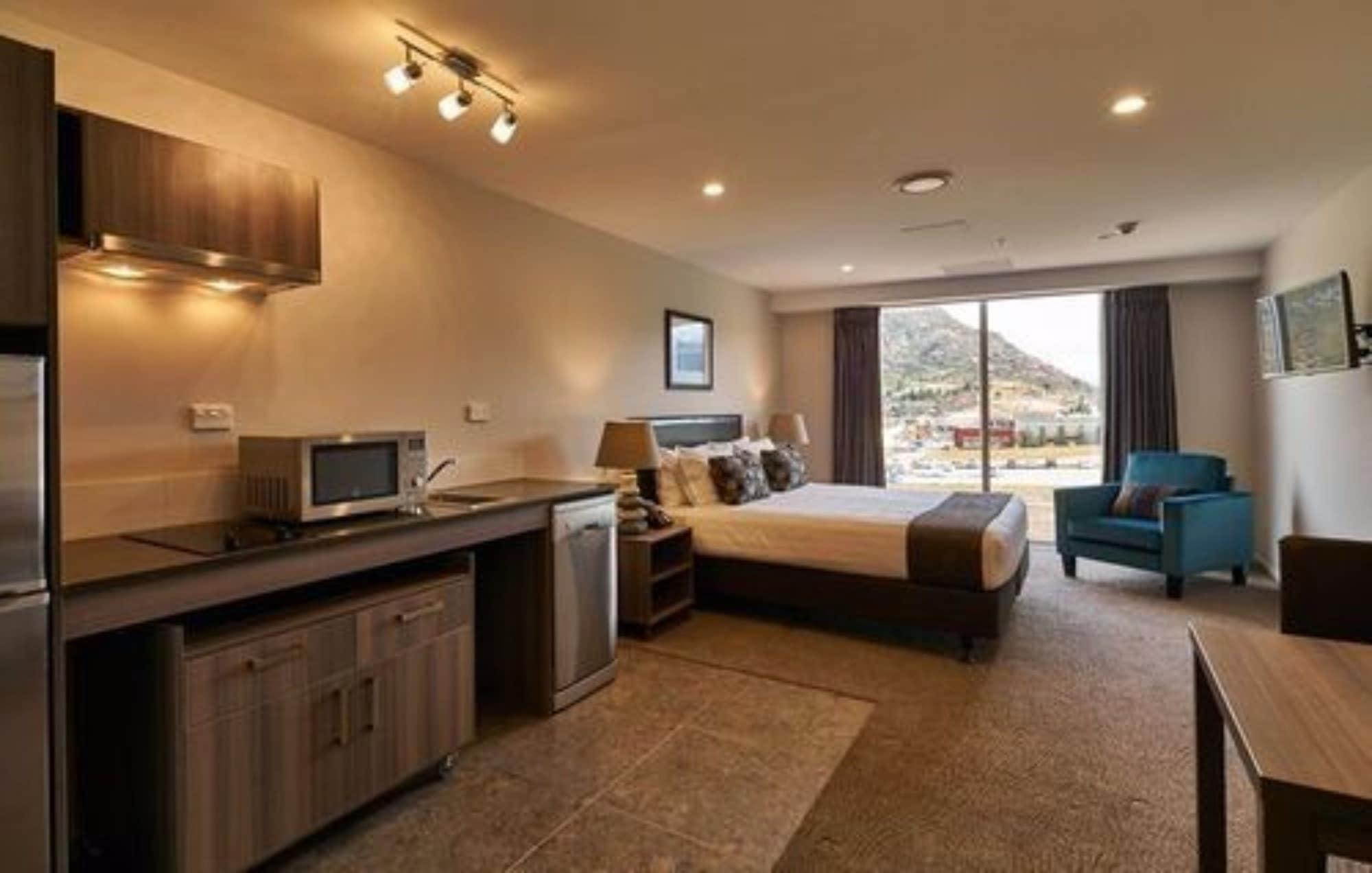 Ramada Suites By Wyndham Queenstown Remarkables Park Экстерьер фото