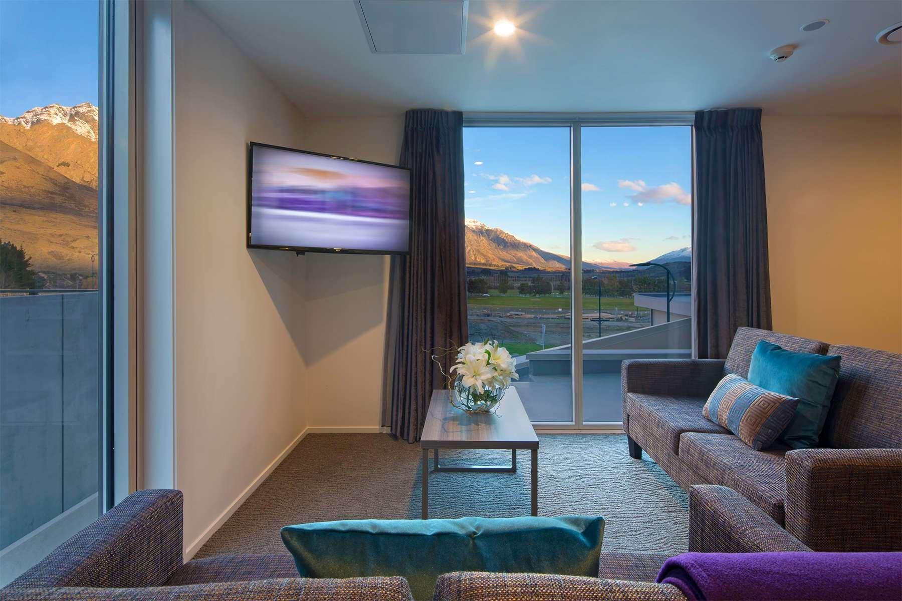 Ramada Suites By Wyndham Queenstown Remarkables Park Экстерьер фото