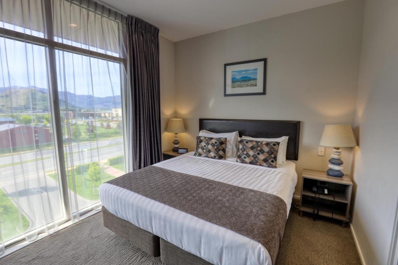 Ramada Suites By Wyndham Queenstown Remarkables Park Экстерьер фото