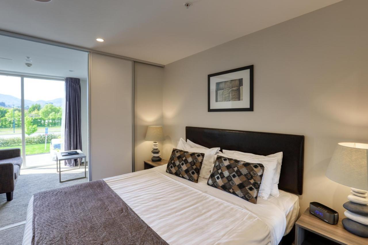 Ramada Suites By Wyndham Queenstown Remarkables Park Экстерьер фото