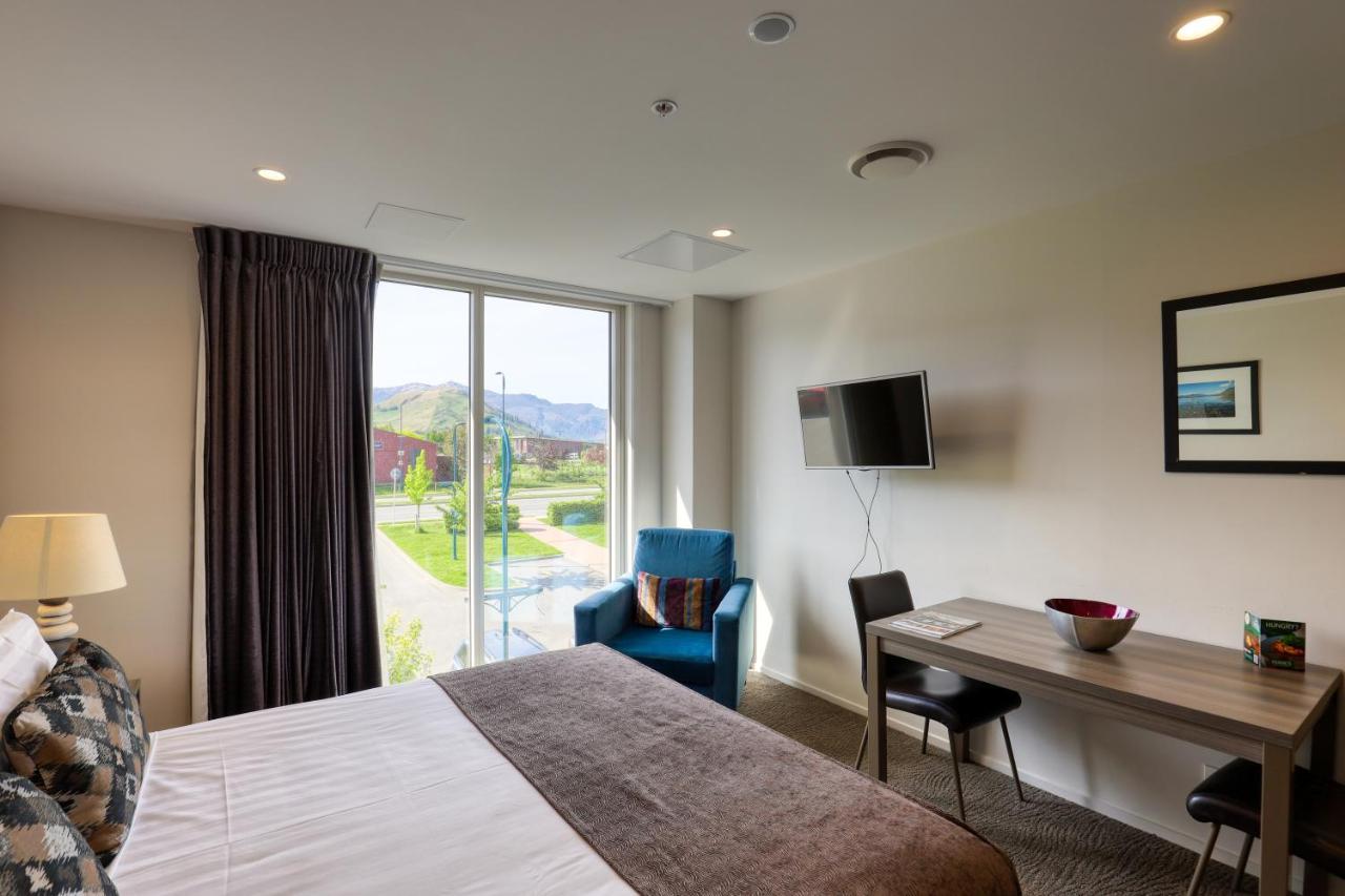 Ramada Suites By Wyndham Queenstown Remarkables Park Экстерьер фото