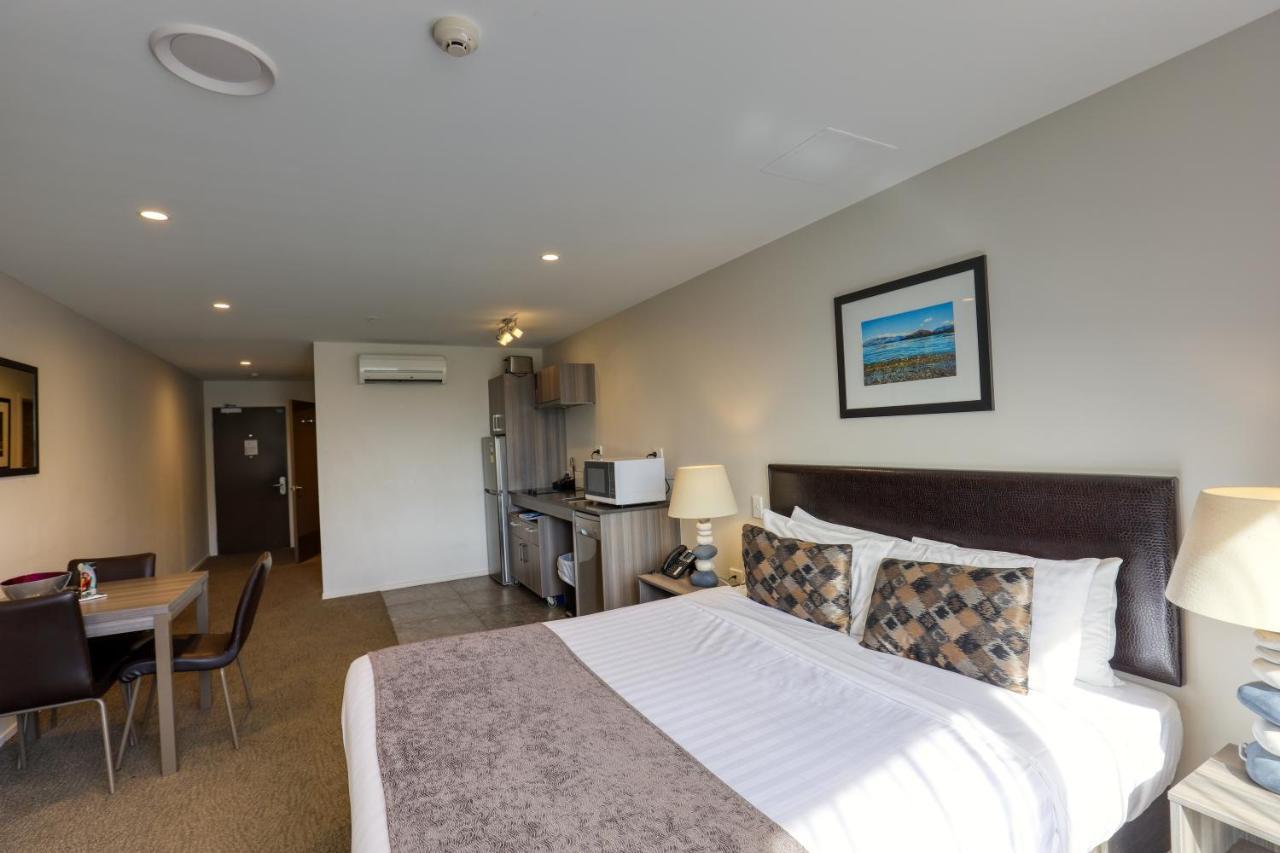 Ramada Suites By Wyndham Queenstown Remarkables Park Экстерьер фото