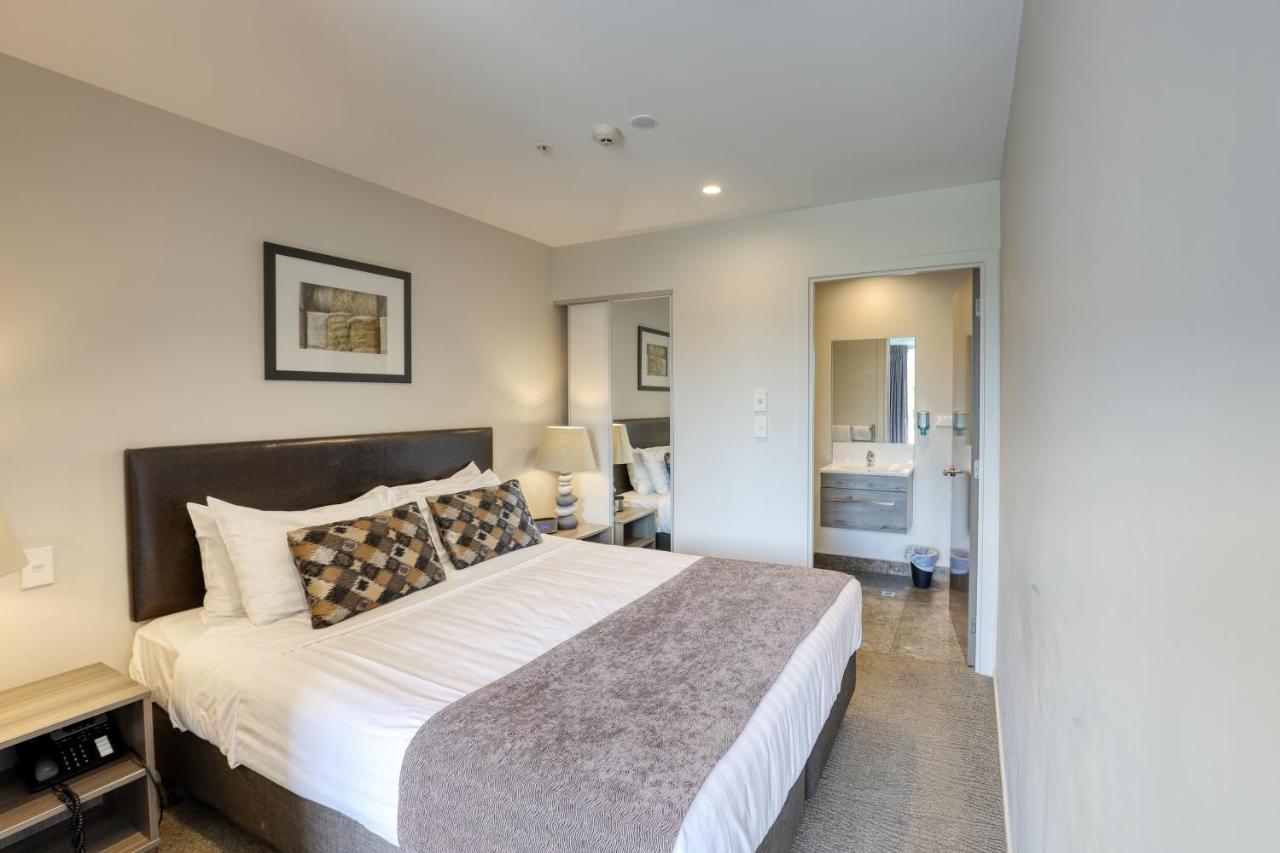 Ramada Suites By Wyndham Queenstown Remarkables Park Экстерьер фото