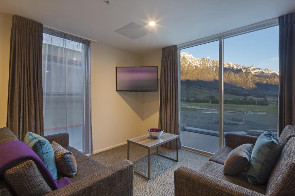 Ramada Suites By Wyndham Queenstown Remarkables Park Экстерьер фото